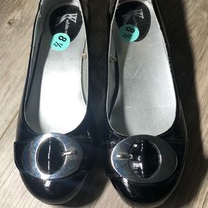 Never been worn black patent flats
